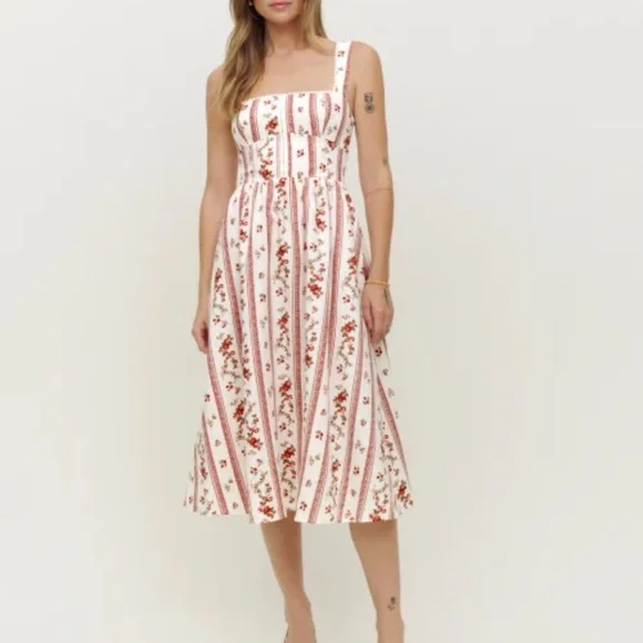 tagliatelle linen dress red Is The Reformation Tagliatelle Dress Worth The Price?